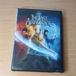 Nickelodeon The Last Airbender DVD - Blue and Red Cover